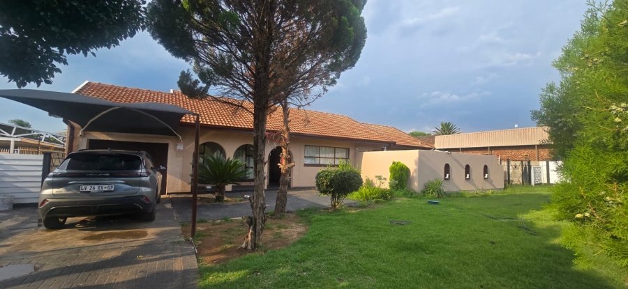 3 Bedroom Property for Sale in La Hoff North West